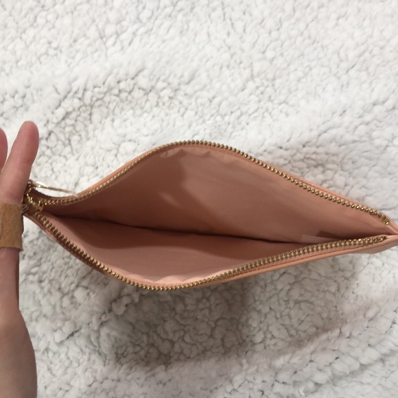 Authentic Chloe parfums peach pastel pouch - Picture 3 of 4